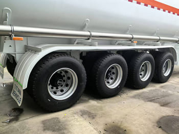 TITAN Diesel Tanker Trailer for Sale in Sierra Leone - Semi-trailer tangki: gambar 4 TITAN Diesel Tanker Trailer for Sale in Sierra Leone - Semi-trailer tangki: gambar 4