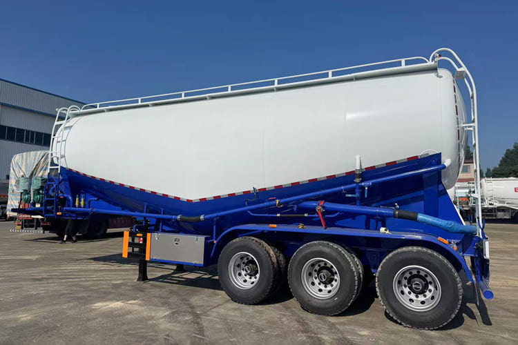 TITAN Dry Bulk Trailer for Sale in Ghana - Semi-trailer tangki: gambar 1 TITAN Dry Bulk Trailer for Sale in Ghana - Semi-trailer tangki: gambar 1