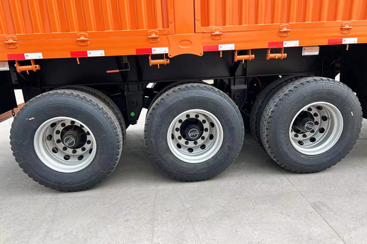 TITAN Fence Trailer for Sale in Saudi Arabia - Semi-trailer pengangkut hewan: gambar 5 TITAN Fence Trailer for Sale in Saudi Arabia - Semi-trailer pengangkut hewan: gambar 5