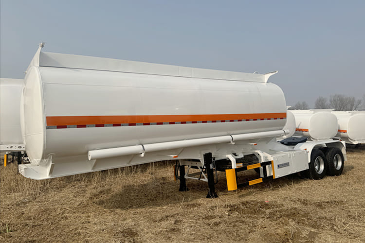 TITAN Fuel Tanker Superlink Trailer for Sale - Semi-trailer tangki: gambar 4 TITAN Fuel Tanker Superlink Trailer for Sale - Semi-trailer tangki: gambar 4