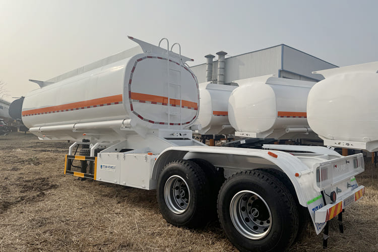 TITAN Fuel Tanker Superlink Trailer for Sale - Semi-trailer tangki: gambar 3 TITAN Fuel Tanker Superlink Trailer for Sale - Semi-trailer tangki: gambar 3