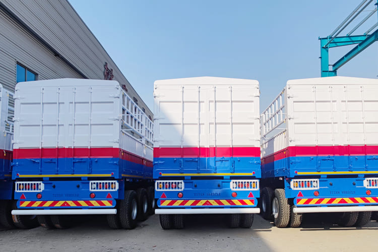 TITAN Livestock Trailer for Sale in Ghana - Semi-trailer pengangkut hewan: gambar 3 TITAN Livestock Trailer for Sale in Ghana - Semi-trailer pengangkut hewan: gambar 3
