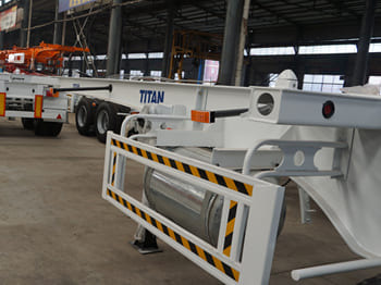 TITAN Shipping Container Trailer for Sale in Ghana - Semi-trailer sasis: gambar 2 TITAN Shipping Container Trailer for Sale in Ghana - Semi-trailer sasis: gambar 2