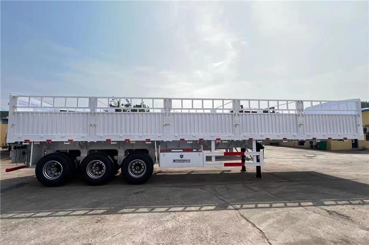 TITAN Tri Axle 60 Ton Fence Cargo Semi Trailer for Sale In Guinea - Semi-trailer pengangkut hewan: gambar 4 TITAN Tri Axle 60 Ton Fence Cargo Semi Trailer for Sale In Guinea - Semi-trailer pengangkut hewan: gambar 4