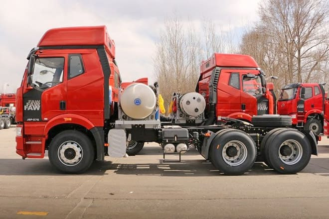 FAW FAW 6X4 Trucks for Sale Prices in Vanuatu - Tractor head: gambar 5 FAW FAW 6X4 Trucks for Sale Prices in Vanuatu - Tractor head: gambar 5