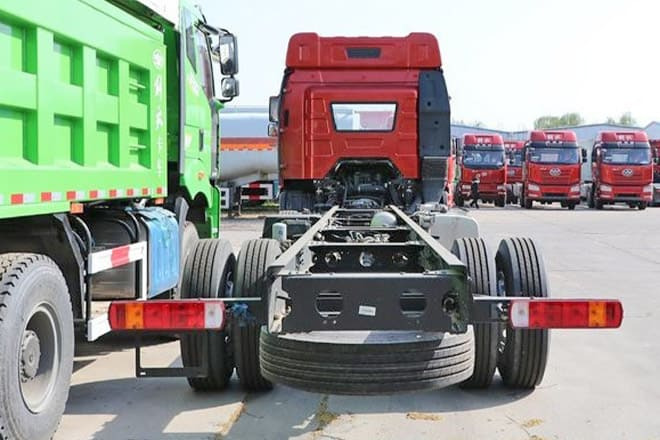 FAW New FAW JIEFANG Trucks for Sale in Qatar - Tractor head: gambar 3 FAW New FAW JIEFANG Trucks for Sale in Qatar - Tractor head: gambar 3