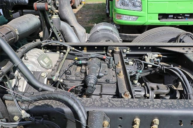 FAW New FAW JIEFANG Trucks for Sale in Qatar - Tractor head: gambar 4 FAW New FAW JIEFANG Trucks for Sale in Qatar - Tractor head: gambar 4