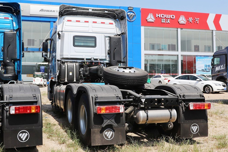 FOTON Foton 6x4 Tractor Head for Sale in Tanzania - Tractor head: gambar 4 FOTON Foton 6x4 Tractor Head for Sale in Tanzania - Tractor head: gambar 4