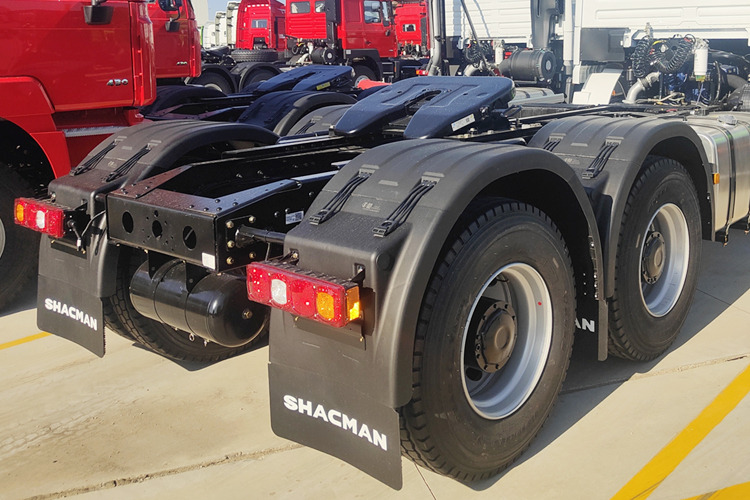 SHACMAN Second Hand Shacman Tractor Trailer for Sale in Malawi - Tractor head: gambar 5 SHACMAN Second Hand Shacman Tractor Trailer for Sale in Malawi - Tractor head: gambar 5