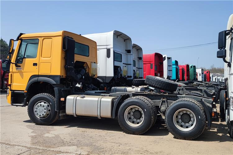SINOTRUK CNHTC Howo Truck Tractor 400 HP 10 Wheeler for Sale In Malawi - Tractor head: gambar 2 SINOTRUK CNHTC Howo Truck Tractor 400 HP 10 Wheeler for Sale In Malawi - Tractor head: gambar 2