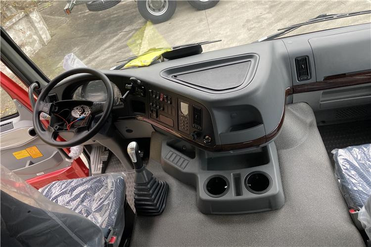 SINOTRUK Howo 371hp Truck Head for Sale In Tanzania - Tractor head: gambar 3 SINOTRUK Howo 371hp Truck Head for Sale In Tanzania - Tractor head: gambar 3