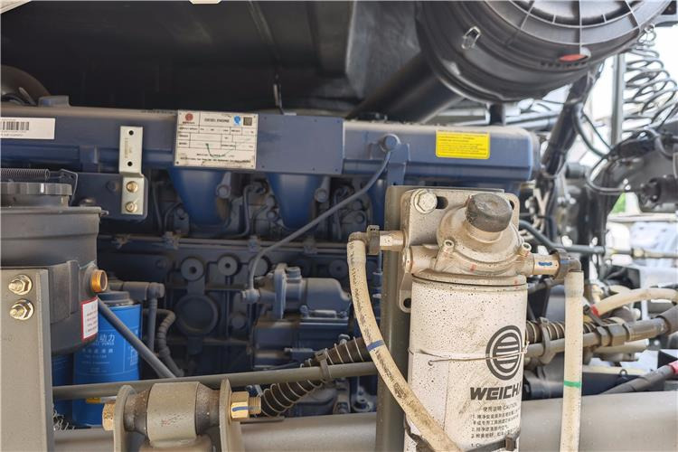 SINOTRUK Used Howo 400hp Tractor Truck for Sale In Nigeria Lagos - Tractor head: gambar 5 SINOTRUK Used Howo 400hp Tractor Truck for Sale In Nigeria Lagos - Tractor head: gambar 5