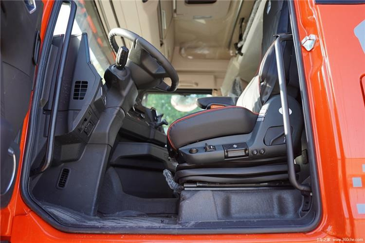 SINOTRUK Used Sitrak G7S Truck Tractor for Sale In Nigeria - Tractor head: gambar 4 SINOTRUK Used Sitrak G7S Truck Tractor for Sale In Nigeria - Tractor head: gambar 4