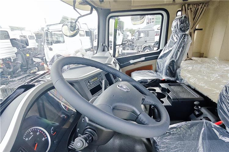 Shacman Shacman X3000 Truck Head 6x4 for Sale In Zambia - Tractor head: gambar 5 Shacman Shacman X3000 Truck Head 6x4 for Sale In Zambia - Tractor head: gambar 5