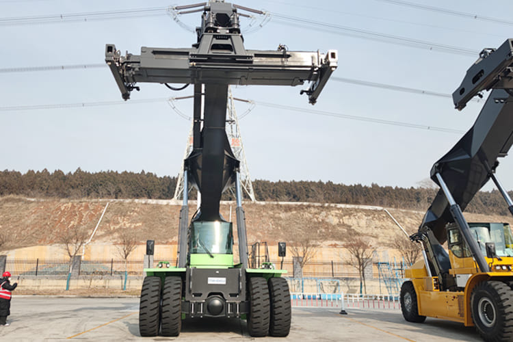 XCMG Reach Stacker Price for Sale in Guyana - Penanganan kontainer: gambar 1 XCMG Reach Stacker Price for Sale in Guyana - Penanganan kontainer: gambar 1