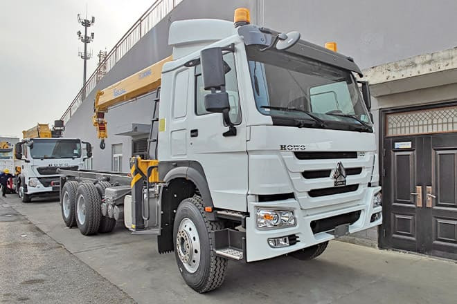 XCMG Truck Mounted Crane with Hydraulic Boom Capacity for Sale in Kenya - Truk derek: gambar 2 XCMG Truck Mounted Crane with Hydraulic Boom Capacity for Sale in Kenya - Truk derek: gambar 2