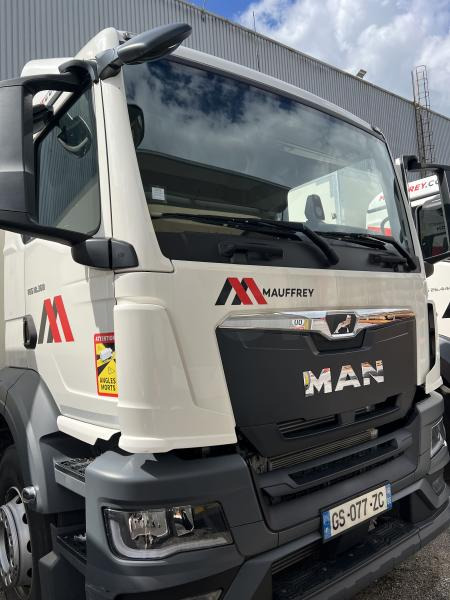 MAN TGS 18.360 - Truk box: gambar 1 MAN TGS 18.360 - Truk box: gambar 1