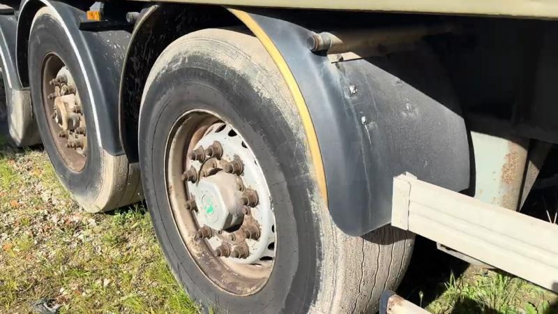 Samro Srem - Semi-trailer kotak tertutup: gambar 3 Samro Srem - Semi-trailer kotak tertutup: gambar 3