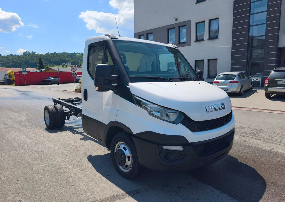 Iveco DAILY 35c14 2.3 hpi rama do zabudowy, 3,75 rozstaw - Truk sasis: gambar 3 Iveco DAILY 35c14 2.3 hpi rama do zabudowy, 3,75 rozstaw - Truk sasis: gambar 3