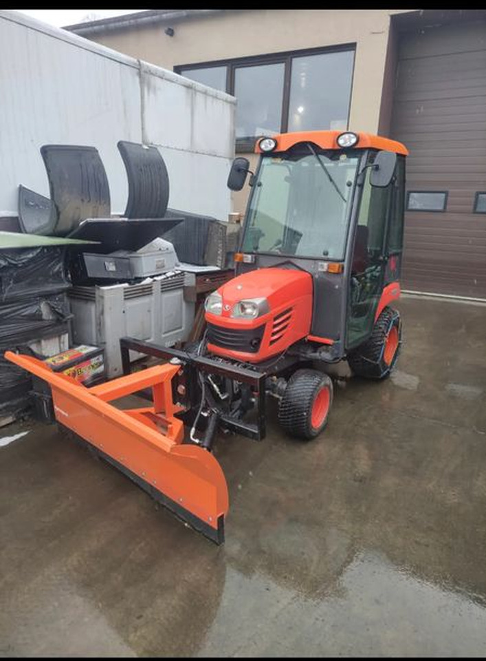 Kubota BX350 4x4 Traktorek komunalny kosiarka pług piaskarka pełen osprzęt - Traktor kota: gambar 3 Kubota BX350 4x4 Traktorek komunalny kosiarka pług piaskarka pełen osprzęt - Traktor kota: gambar 3