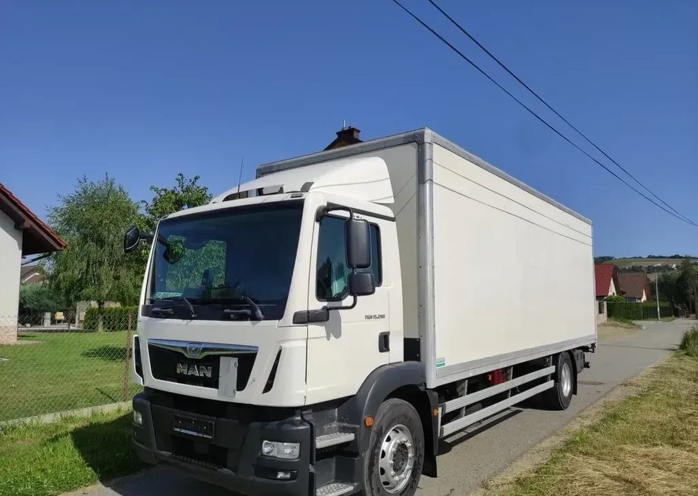 MAN TGM 15.290 kontener , winda - Truk box: gambar 2 MAN TGM 15.290 kontener , winda - Truk box: gambar 2