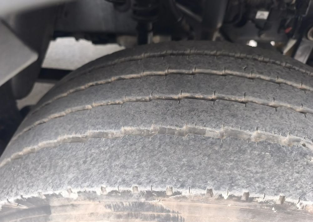 Renault GAMA D 14.210 chłodnia izoterma 16 palet poduszka - Truk berpendingin: gambar 5 Renault GAMA D 14.210 chłodnia izoterma 16 palet poduszka - Truk berpendingin: gambar 5