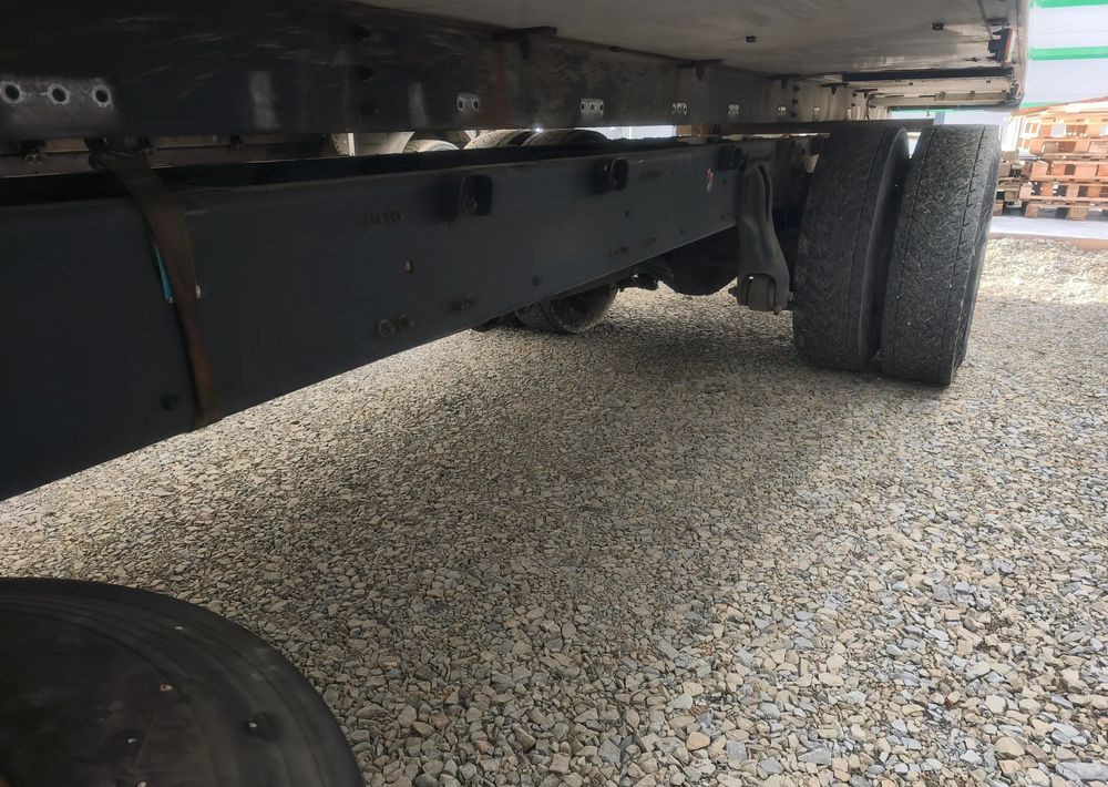 Renault Gama D 18.280 rama do zabudowy poduszka - Truk sasis: gambar 5 Renault Gama D 18.280 rama do zabudowy poduszka - Truk sasis: gambar 5