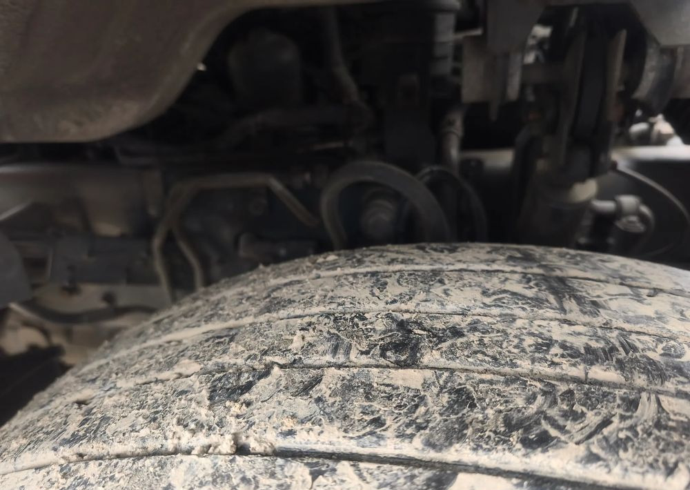 Renault Gama D 18.280 rama do zabudowy poduszka - Truk sasis: gambar 4 Renault Gama D 18.280 rama do zabudowy poduszka - Truk sasis: gambar 4