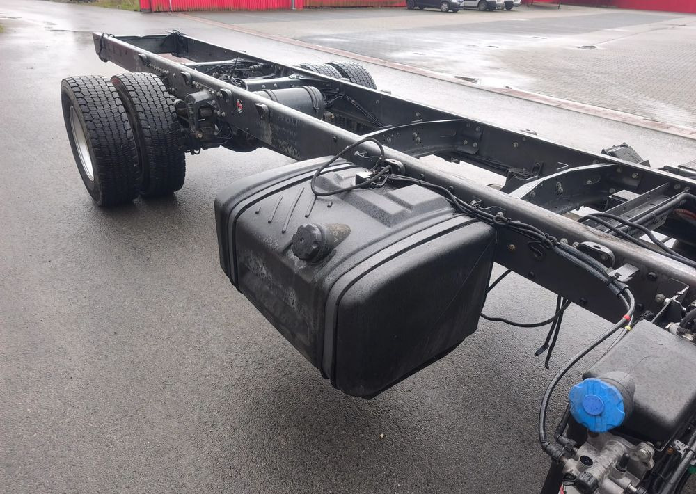 Renault Midlum 220.14 220.16 rama do zabudowy poduszka - Truk sasis: gambar 5 Renault Midlum 220.14 220.16 rama do zabudowy poduszka - Truk sasis: gambar 5