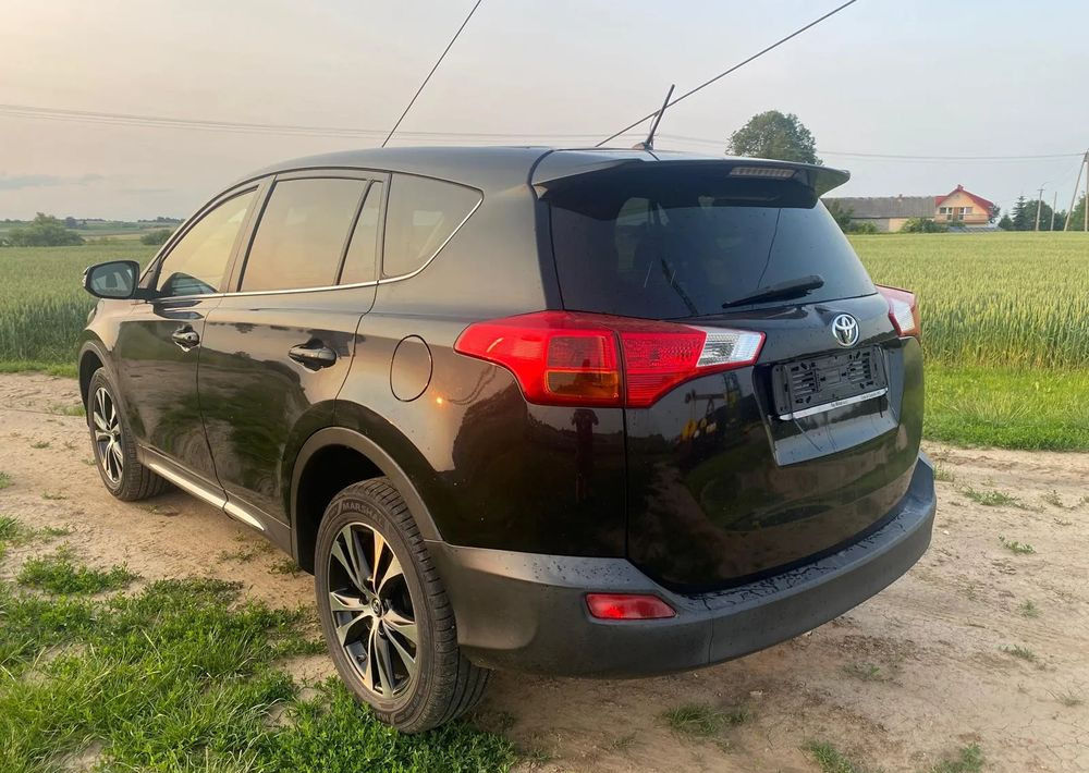 Toyota RAV4 2.0 D-4D 4x4 - Mobil SUV: gambar 4 Toyota RAV4 2.0 D-4D 4x4 - Mobil SUV: gambar 4