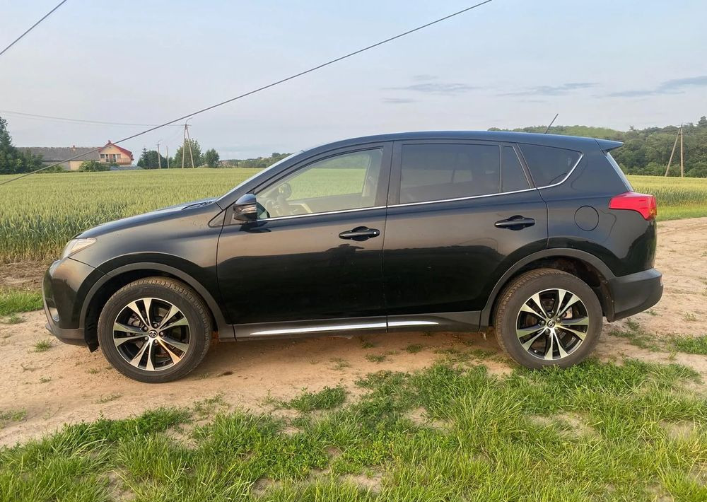Toyota RAV4 2.0 D-4D 4x4 - Mobil SUV: gambar 5 Toyota RAV4 2.0 D-4D 4x4 - Mobil SUV: gambar 5