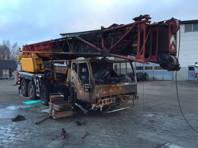 Liebherr LTM 1060-2 - Derek bergerak: gambar 1 Liebherr LTM 1060-2 - Derek bergerak: gambar 1