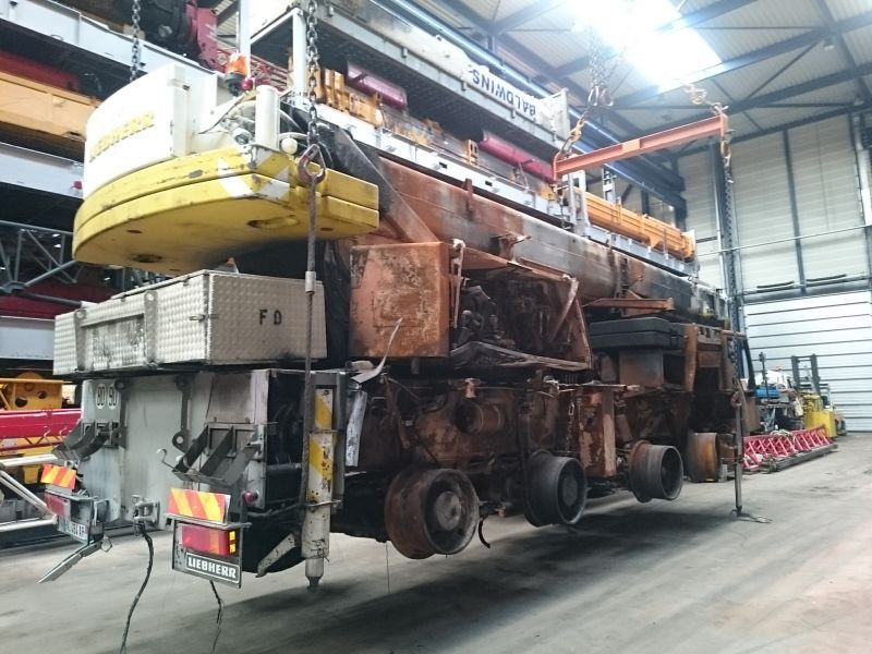 Liebherr LTM 1060-2 for parts - Derek bergerak: gambar 1 Liebherr LTM 1060-2 for parts - Derek bergerak: gambar 1