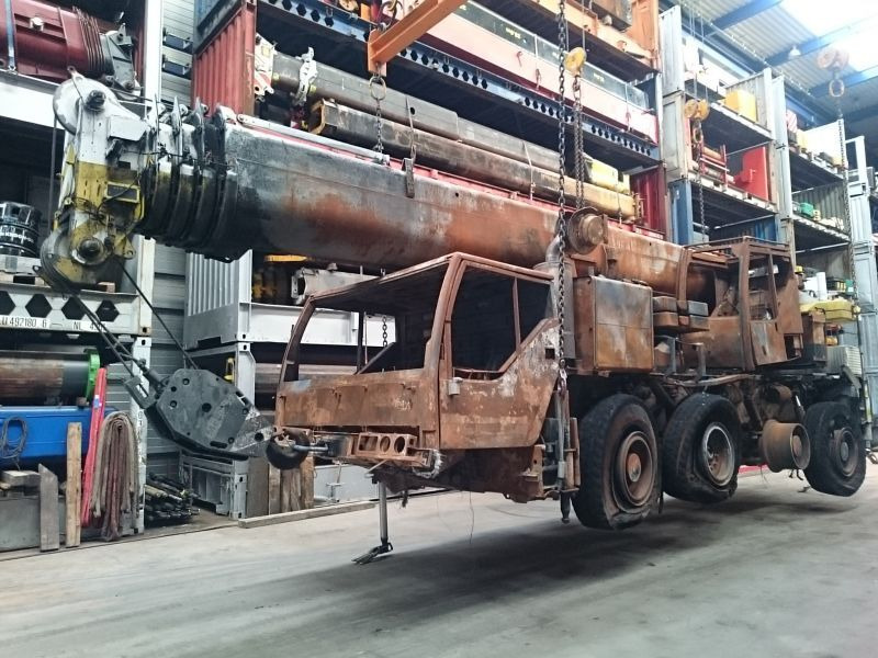 Liebherr LTM 1060-2 for parts - Derek bergerak: gambar 2 Liebherr LTM 1060-2 for parts - Derek bergerak: gambar 2