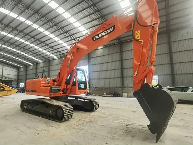 Ekskavator perayap 2022 Doosan DX225: gambar 1
