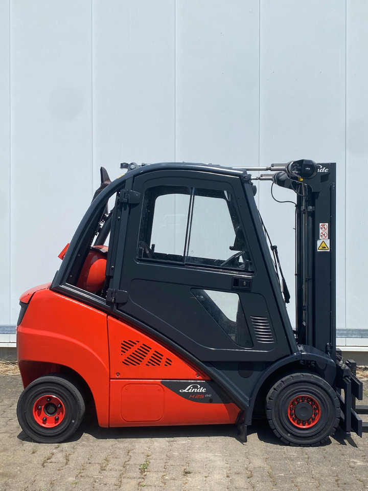 Linde Linde H 25 T - 6-372 h - Seitenschieber - - Forklift LPG: gambar 4 Linde Linde H 25 T - 6-372 h - Seitenschieber - - Forklift LPG: gambar 4