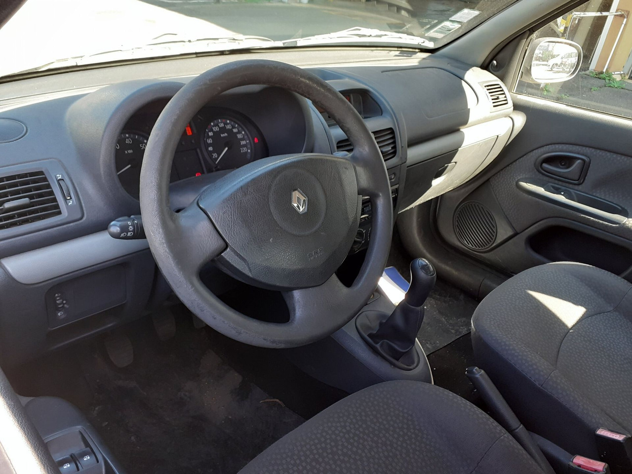 8977-XS-72 - RENAULT Clio Campus 1.5 dci - Mobil: gambar 5 8977-XS-72 - RENAULT Clio Campus 1.5 dci - Mobil: gambar 5