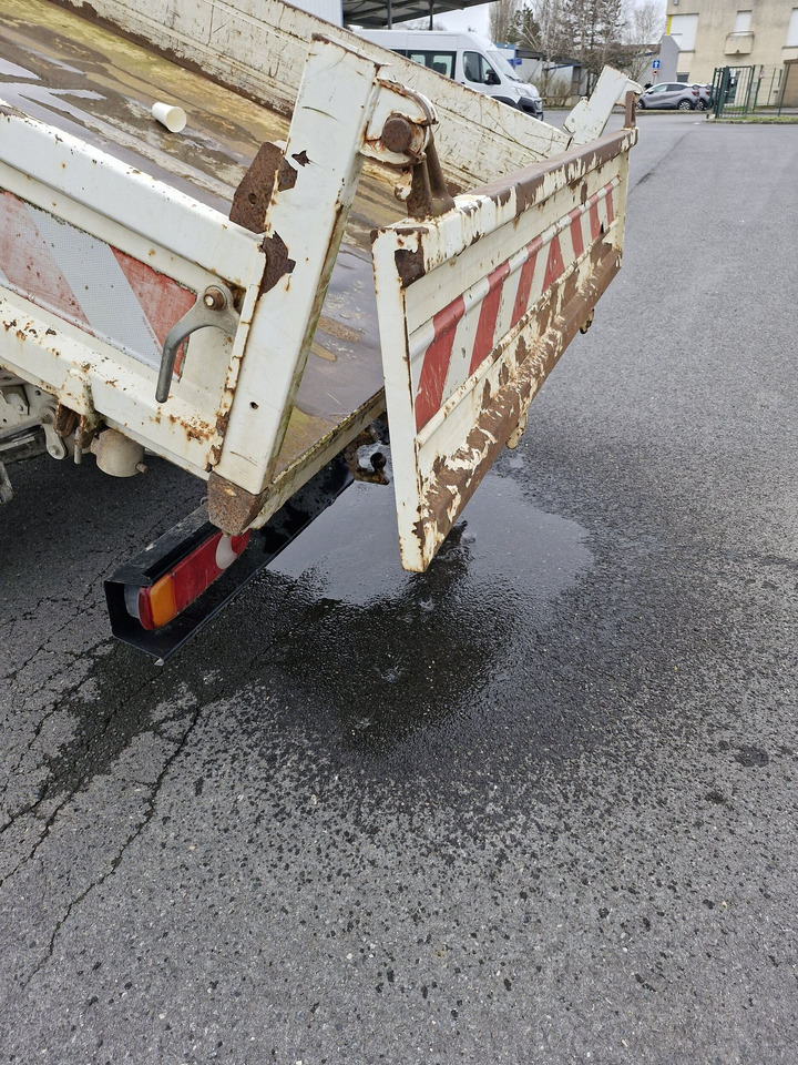 Renault Mascott 3.5T- 3 places avec benne basculante hydrau - Van jungkit: gambar 3 Renault Mascott 3.5T- 3 places avec benne basculante hydrau - Van jungkit: gambar 3