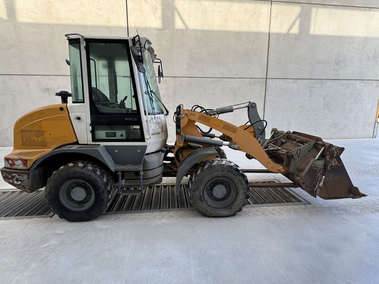 Liebherr L 506 - Wheel loader: gambar 1 Liebherr L 506 - Wheel loader: gambar 1
