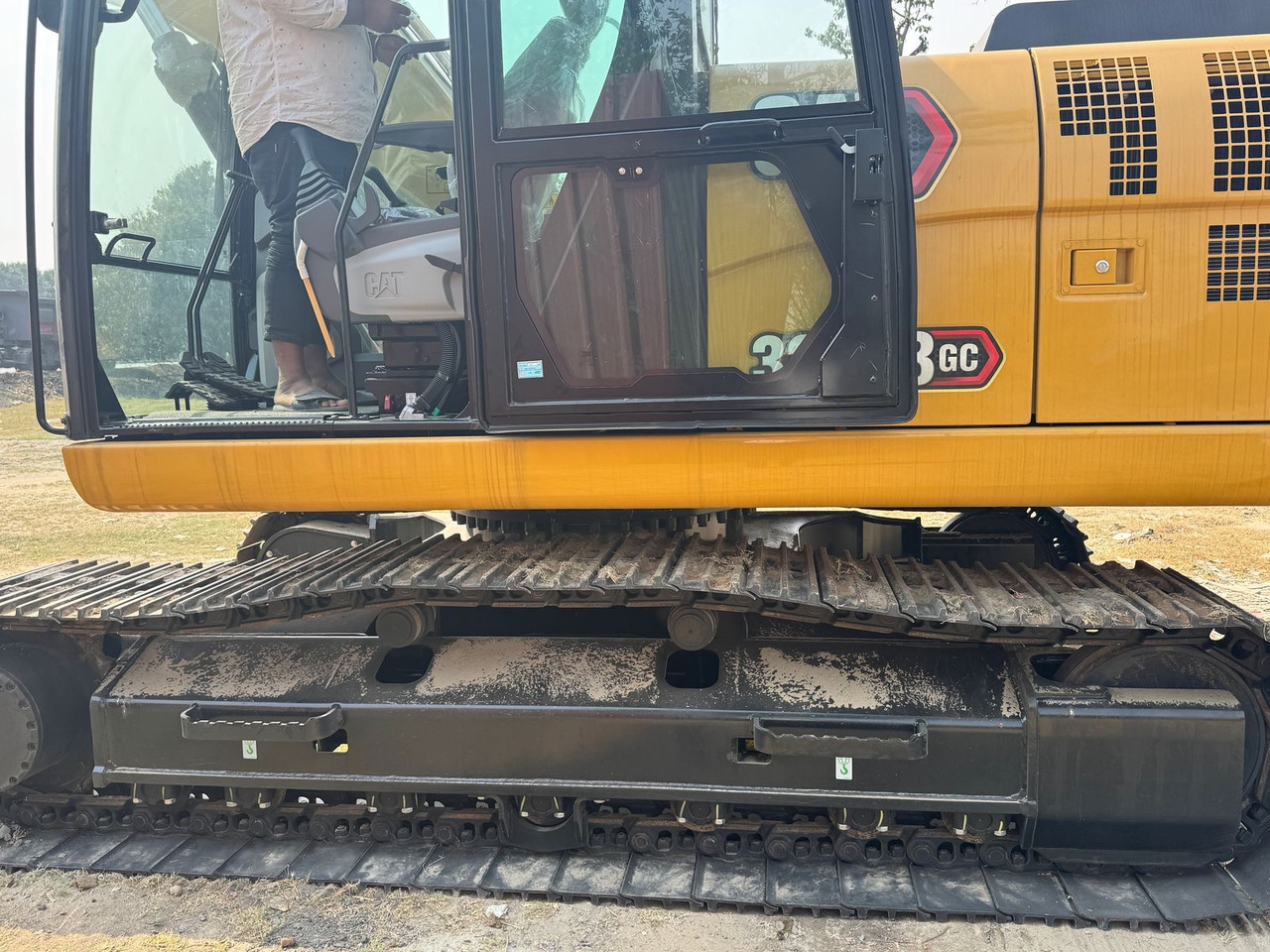 CATERPILLAR 323GC - Ekskavator perayap: gambar 1 CATERPILLAR 323GC - Ekskavator perayap: gambar 1