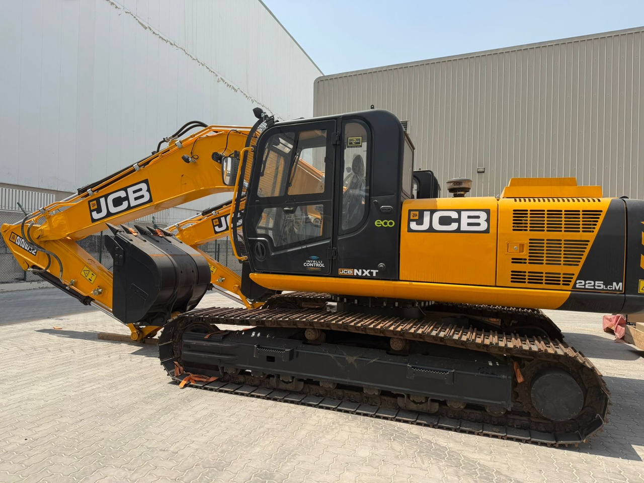 Ekskavator JCB 225: gambar 7
