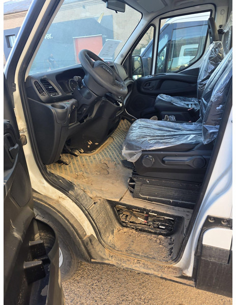 Iveco Daily 35S14 - Truk sasis: gambar 3 Iveco Daily 35S14 - Truk sasis: gambar 3