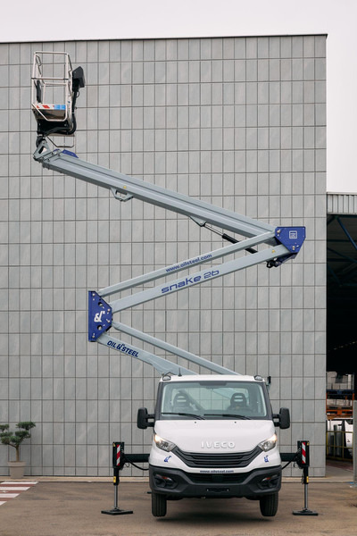 Oil & Steel Snake 26 Sobre IVECO 35S14 Distancia entre ejes 4100 mm - Platform pengangkat: gambar 3 Oil & Steel Snake 26 Sobre IVECO 35S14 Distancia entre ejes 4100 mm - Platform pengangkat: gambar 3