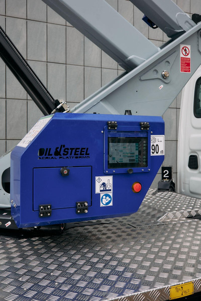 Oil & Steel Snake 26 Sobre IVECO 35S14 Distancia entre ejes 4100 mm - Platform pengangkat: gambar 5 Oil & Steel Snake 26 Sobre IVECO 35S14 Distancia entre ejes 4100 mm - Platform pengangkat: gambar 5