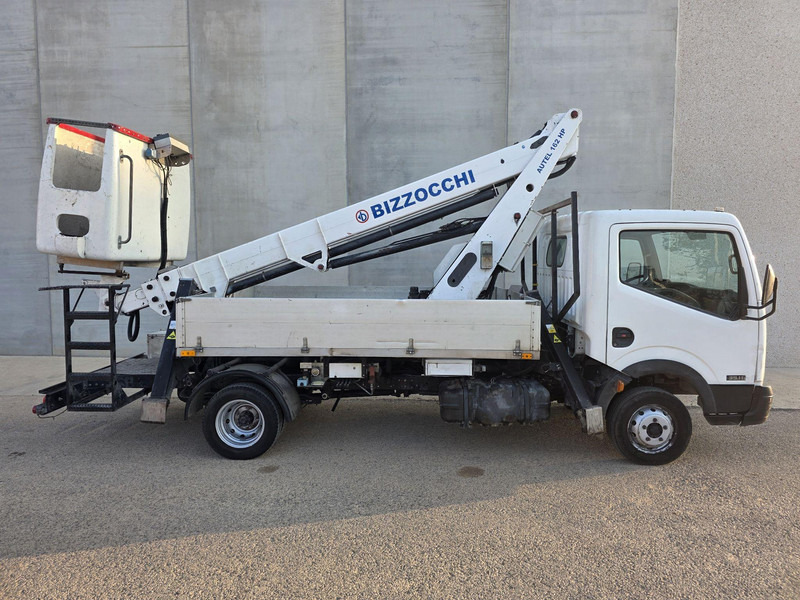 Usado BIZZOCCHI AUTEL 162 HP Sobre NISSAN CABSTAR - Platform pengangkat: gambar 1 Usado BIZZOCCHI AUTEL 162 HP Sobre NISSAN CABSTAR - Platform pengangkat: gambar 1
