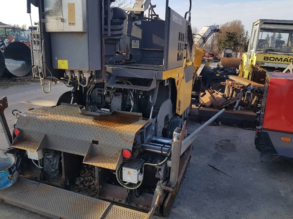 Volvo TITAN 2820 - Paver aspal: gambar 3 Volvo TITAN 2820 - Paver aspal: gambar 3