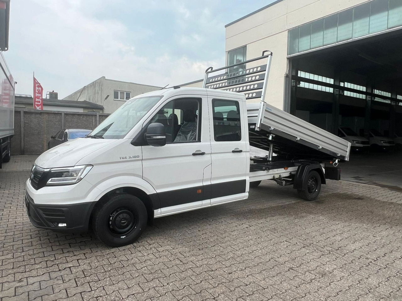 MAN TGE 3 3.180 L4 - 3-Seiten-Kipper 3,5t Aut. LED DC - Van jungkit, Van kombi: gambar 1 MAN TGE 3 3.180 L4 - 3-Seiten-Kipper 3,5t Aut. LED DC - Van jungkit, Van kombi: gambar 1