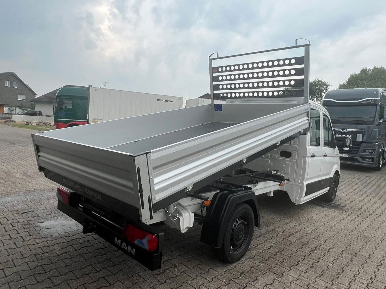 MAN TGE 3 3.180 L4 - 3-Seiten-Kipper 3,5t Aut. LED DC - Van jungkit, Van kombi: gambar 2 MAN TGE 3 3.180 L4 - 3-Seiten-Kipper 3,5t Aut. LED DC - Van jungkit, Van kombi: gambar 2
