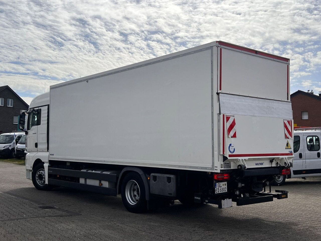 MAN TGX 18.420 420 Koffer-LBW-Zu Vermieten-For Rent - Truk box: gambar 2 MAN TGX 18.420 420 Koffer-LBW-Zu Vermieten-For Rent - Truk box: gambar 2