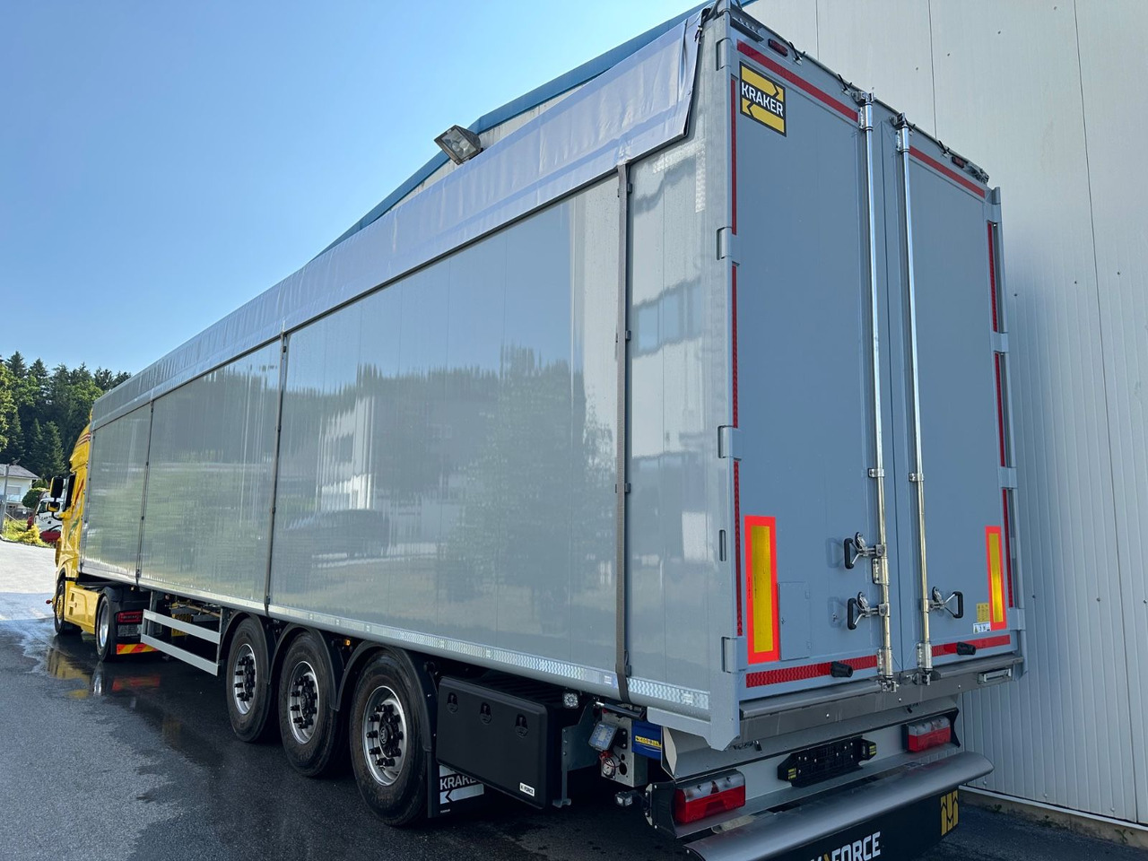 Kraker CF-200ZL Lift 92m³ - Semi-trailer dengan lantai berjalan: gambar 4 Kraker CF-200ZL Lift 92m³ - Semi-trailer dengan lantai berjalan: gambar 4